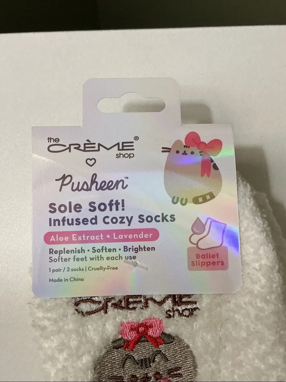 The Crème Shop X Pusheen Sole Soft Infused Cozy Socks White Yellow Stars NEW